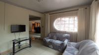 Formal Lounge - 18 square meters of property in Karenpark