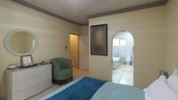 Main Bedroom - 17 square meters of property in Karenpark