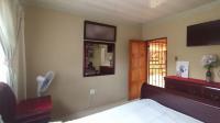 Bed Room 3 - 17 square meters of property in Karenpark