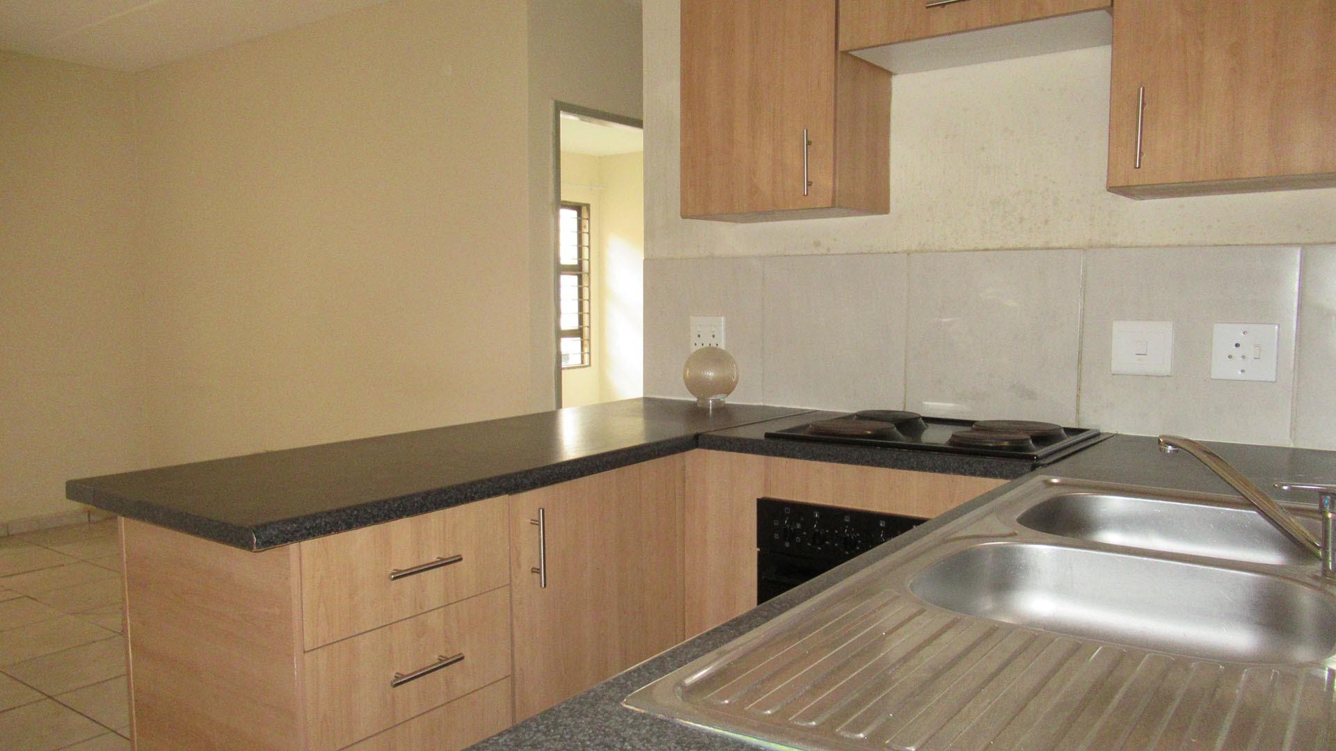 Kitchen - 7 square meters of property in Groblerpark