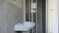 Main Bathroom - 4 square meters of property in Groblerpark