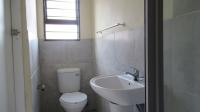 Main Bathroom - 4 square meters of property in Groblerpark