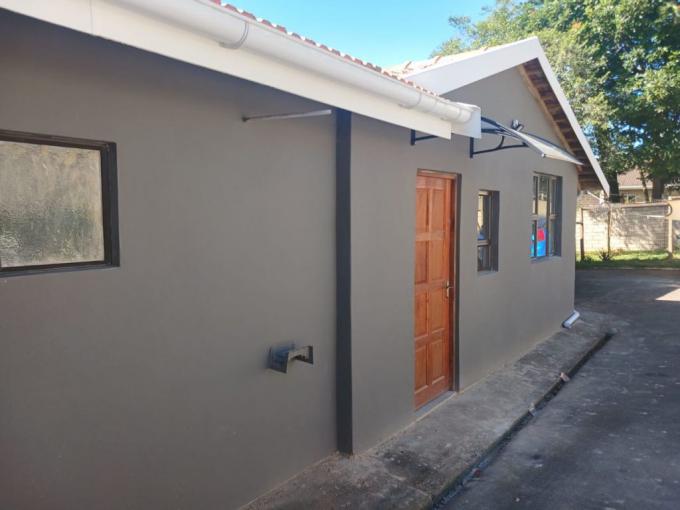 2 Bedroom Apartment to Rent in Hillcrest - KZN - Property to rent - MR666041