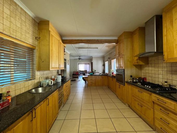 5 Bedroom House for Sale For Sale in Rustenburg - MR666096