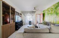 Lounges of property in Glenvista