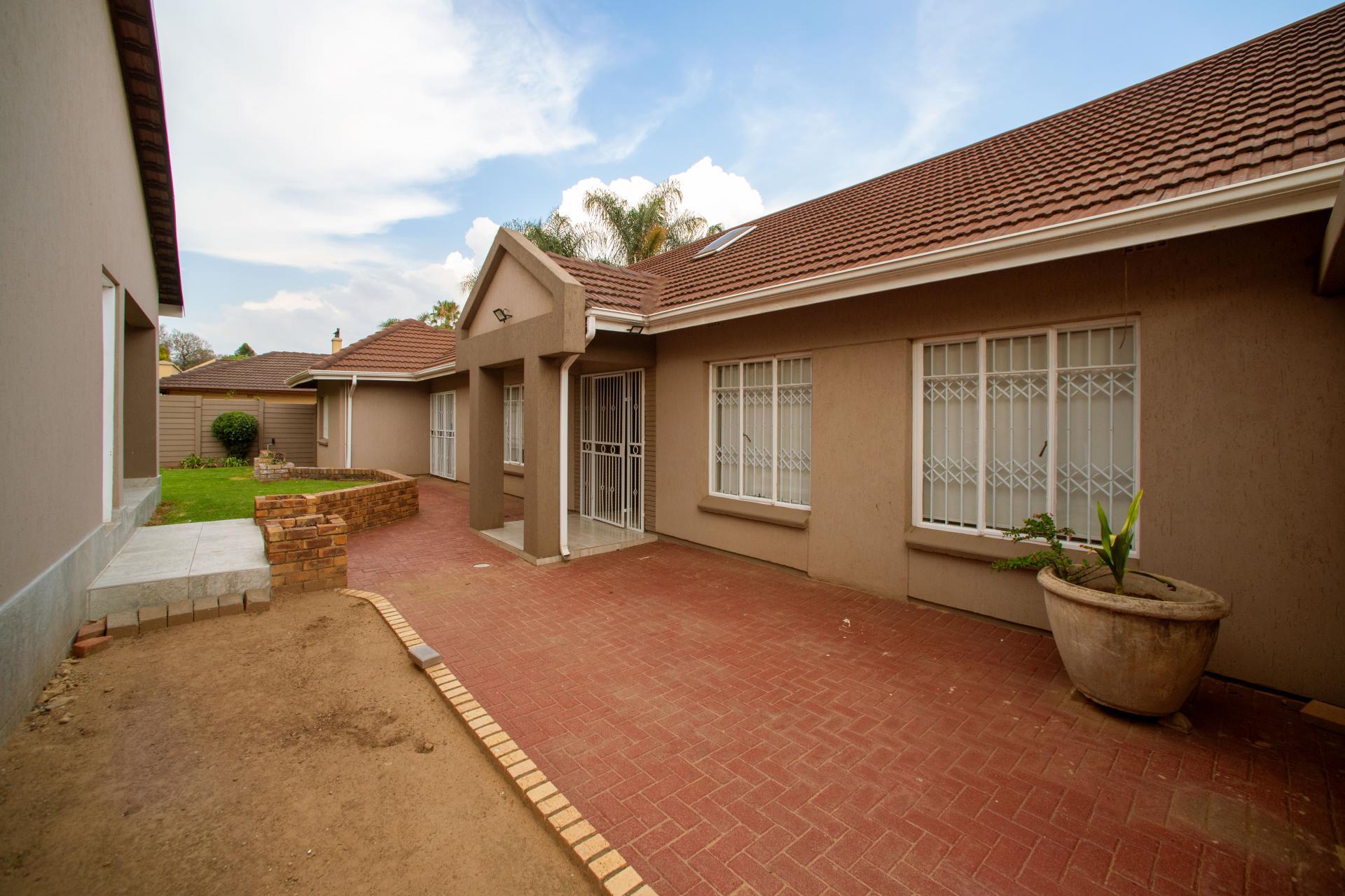 Front View of property in Rynfield