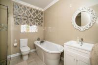 Bathroom 1 - 13 square meters of property in Rynfield