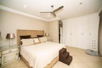 Main Bedroom - 21 square meters of property in Rynfield