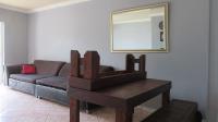 Lounges - 14 square meters of property in Haddon