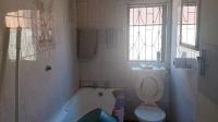 Bathroom 1 of property in Motherwell