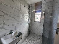 Bathroom 1 - 6 square meters of property in Crossmoor