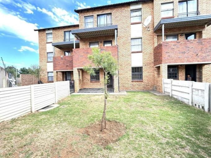 2 Bedroom Apartment for Sale For Sale in Kibler Park - MR666926