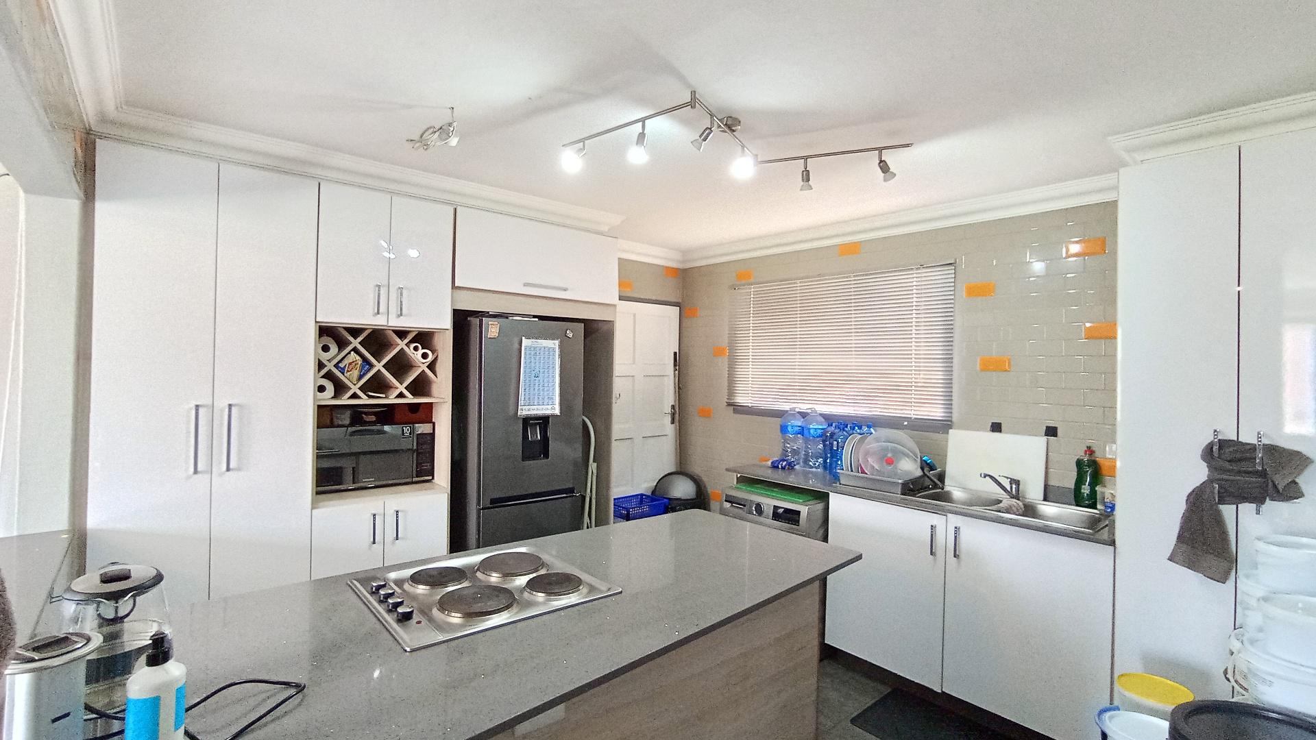 Kitchen - 15 square meters of property in Stanmore