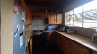 Kitchen - 8 square meters of property in Karenpark