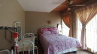 Bed Room 2 - 16 square meters of property in Karenpark