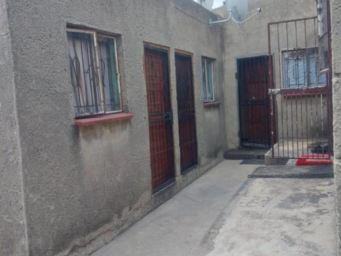 2 Bedroom House for Sale For Sale in Tembisa - MR667086