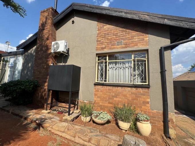 3 Bedroom House for Sale For Sale in Bosmont - MR667112