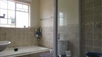 Bathroom 1 - 4 square meters of property in Meredale