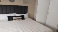 Bed Room 1 - 8 square meters of property in Roodepoort