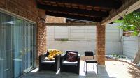 Patio - 14 square meters of property in Bellairspark