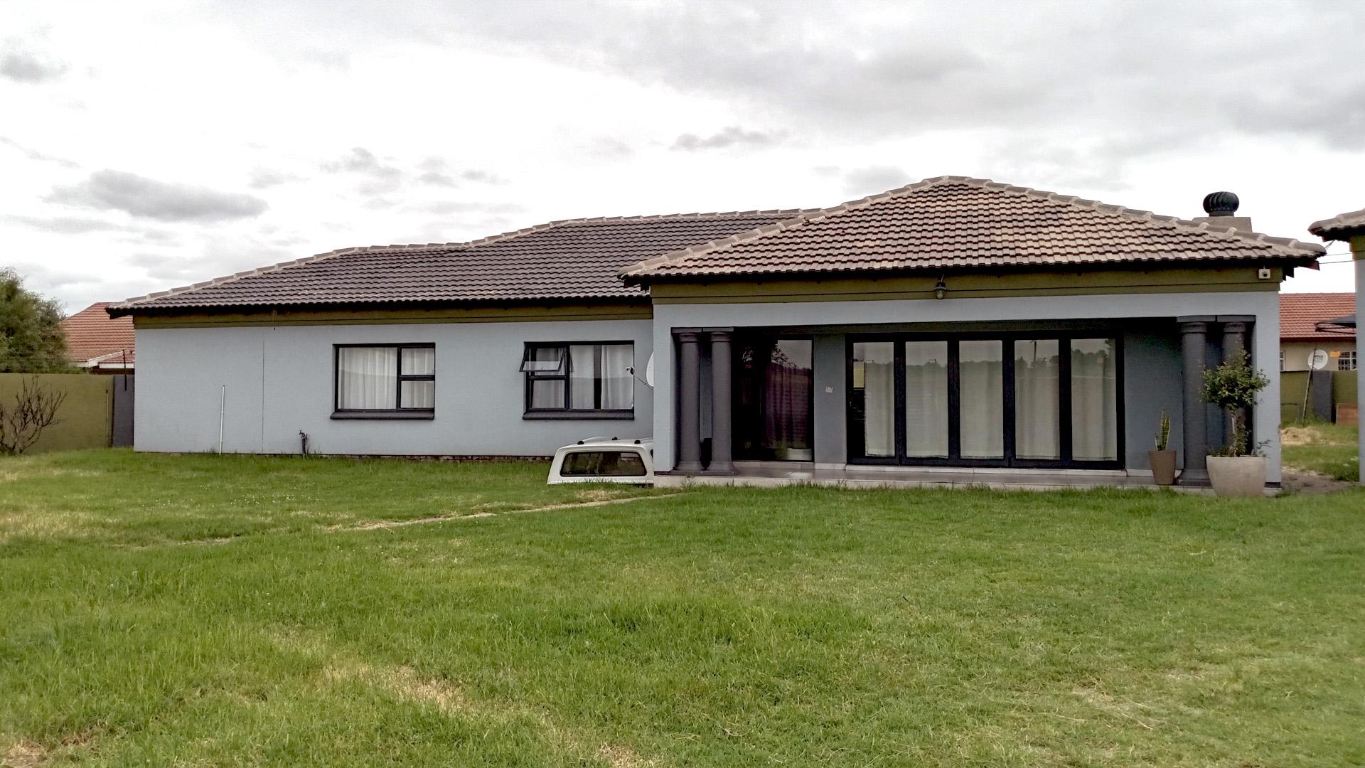 Front View of property in Kriel