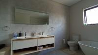 Main Bathroom - 13 square meters of property in Carlswald