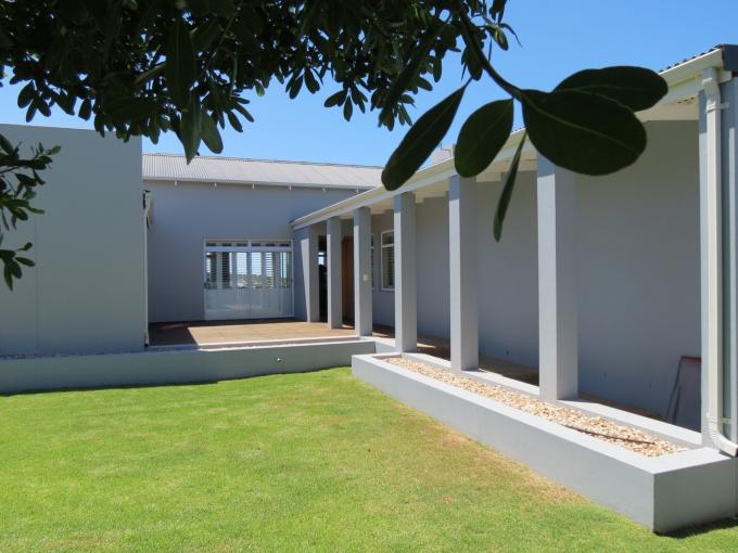 5 Bedroom House for Sale For Sale in Stilbaai (Still Bay) - MR667332