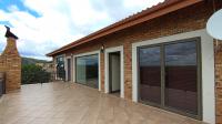 Balcony - 107 square meters of property in Featherbrooke Estate