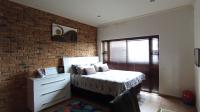 Bed Room 1 - 20 square meters of property in Featherbrooke Estate