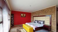 Main Bedroom - 49 square meters of property in Featherbrooke Estate