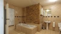 Bathroom 3+ - 59 square meters of property in Featherbrooke Estate