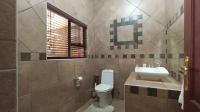 Guest Toilet - 5 square meters of property in Featherbrooke Estate