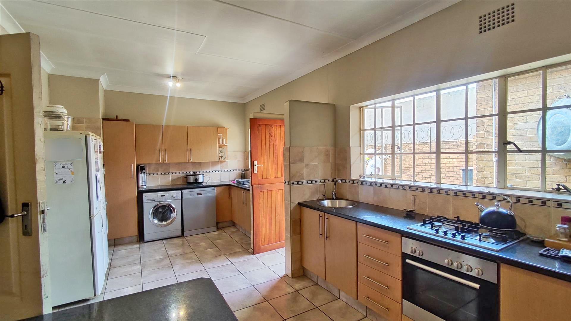 Kitchen - 34 square meters of property in Cinderella