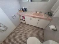 Main Bathroom - 6 square meters of property in Cinderella