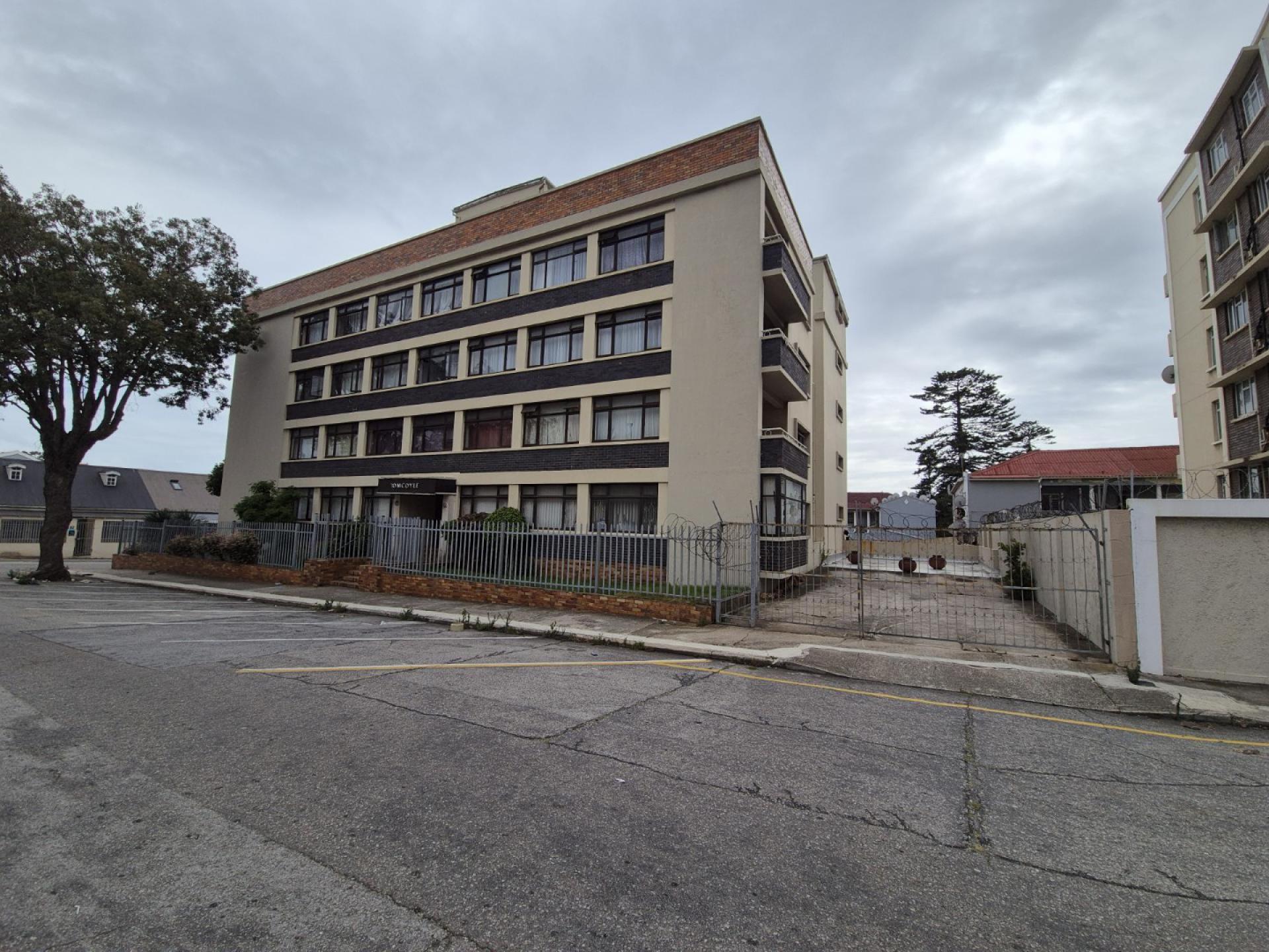 Front View of property in Port Elizabeth Central