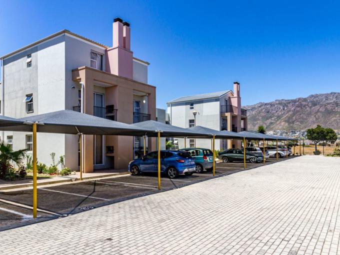 2 Bedroom Apartment for Sale For Sale in Gordons Bay - MR667556