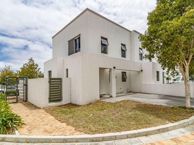 2 Bedroom House for Sale For Sale in Croydon- CPT - MR667568