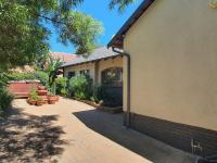  of property in Glenvista