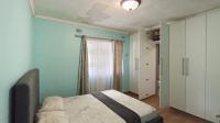 Main Bedroom - 15 square meters of property in Yellowwood Park 