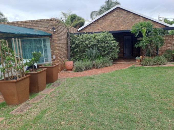 2 Bedroom House for Sale For Sale in Chantelle - MR667758