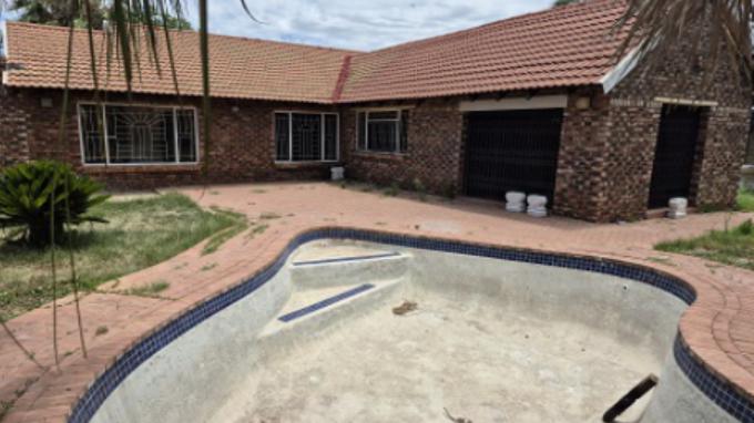 SA Home Loans Sale in Execution 3 Bedroom House for Sale in Flimieda - MR667855