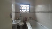 Bathroom 1 - 5 square meters of property in Andeon