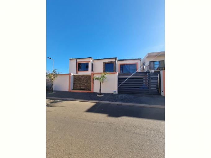 4 Bedroom House for Sale For Sale in Lenasia - MR667920