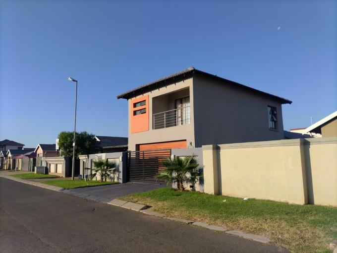 4 Bedroom House for Sale For Sale in Boksburg - MR667940