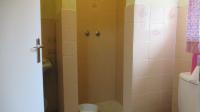 Main Bathroom - 3 square meters of property in Strubensvallei