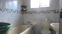 Bathroom 1 - 14 square meters of property in Chiawelo