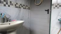 Bathroom 1 - 14 square meters of property in Chiawelo