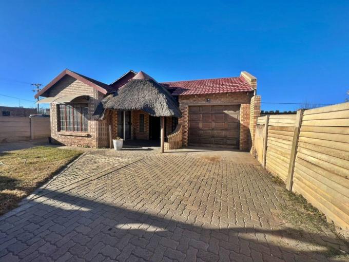 3 Bedroom House for Sale For Sale in Bloemfontein - MR667956