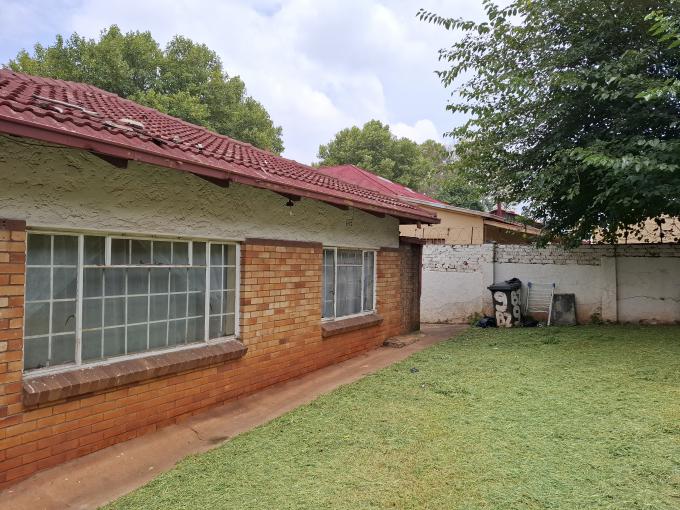 4 Bedroom House for Sale For Sale in Bezuidenhout Valley - MR668087