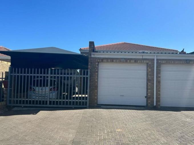 3 Bedroom Duplex for Sale For Sale in Brackenfell South - MR668127